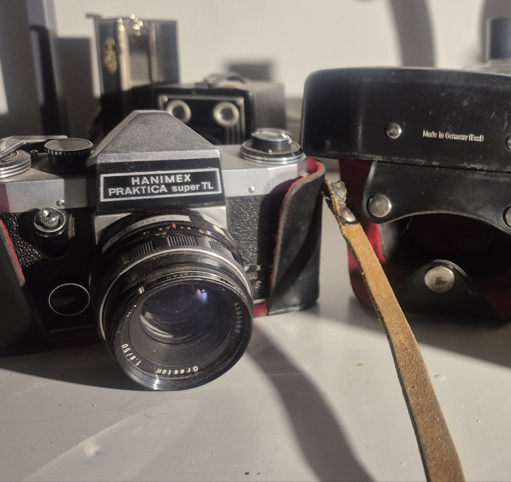 Praktica L 35mm Film Camera, German, Pentacon, 1969-75, Meyer-Optik Görlitz Lens